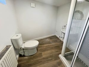 Downstairs shower room- click for photo gallery